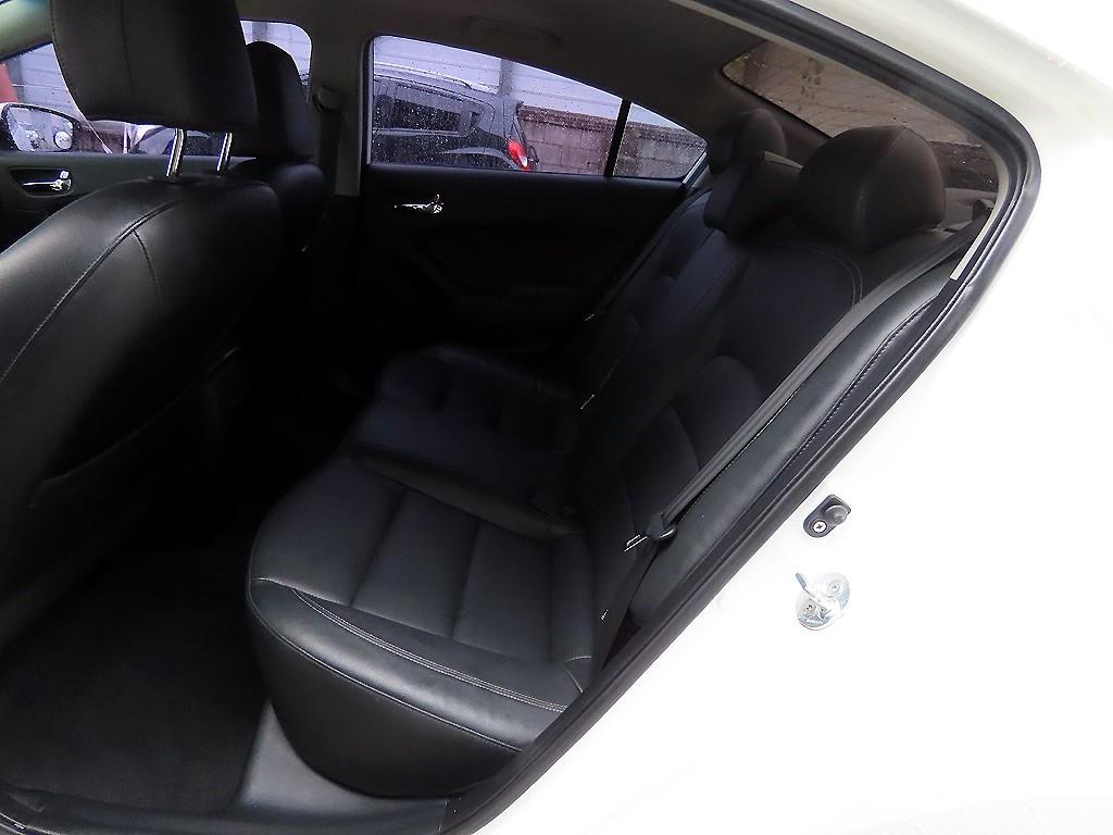 KIA K3 - Vista 6
