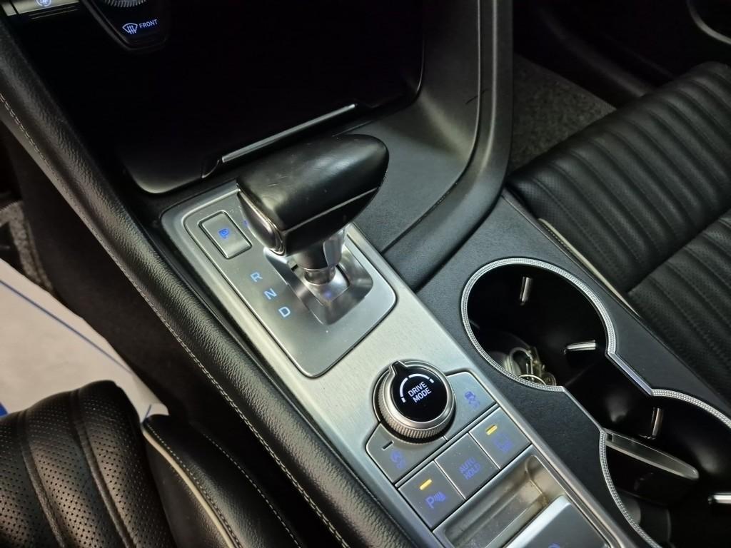 Genesis G70 - Vista 8