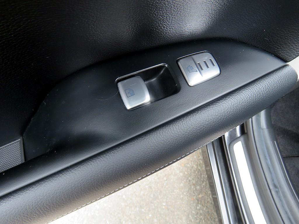 Genesis G70 - Vista 8