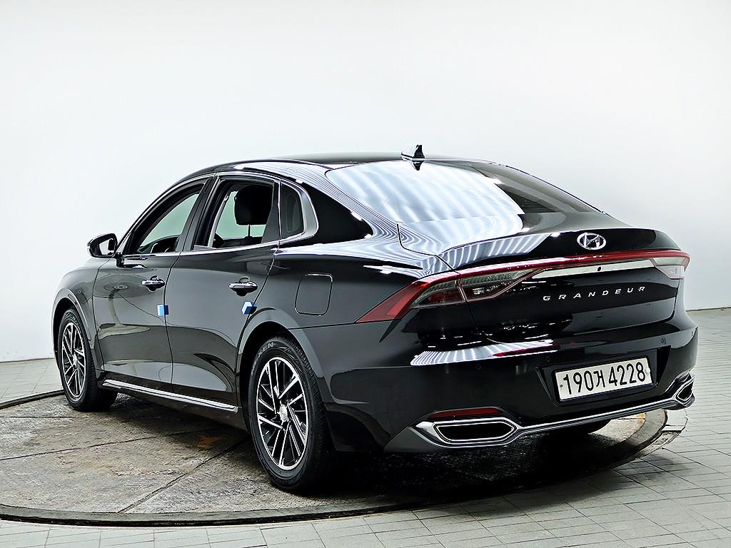 HYUNDAI Grandeur - Vista 7