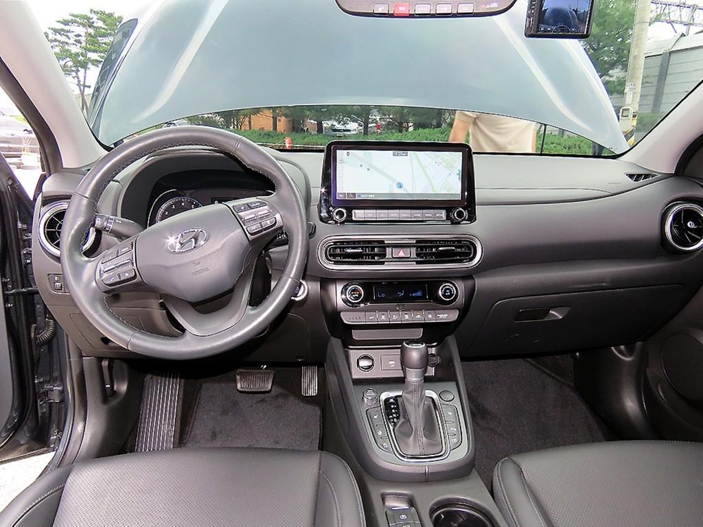 HYUNDAI Kona - Vista 7