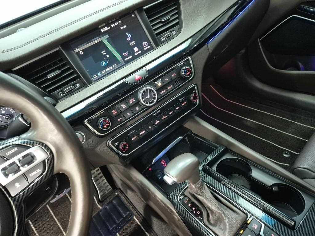 KIA K7 - Vista 10