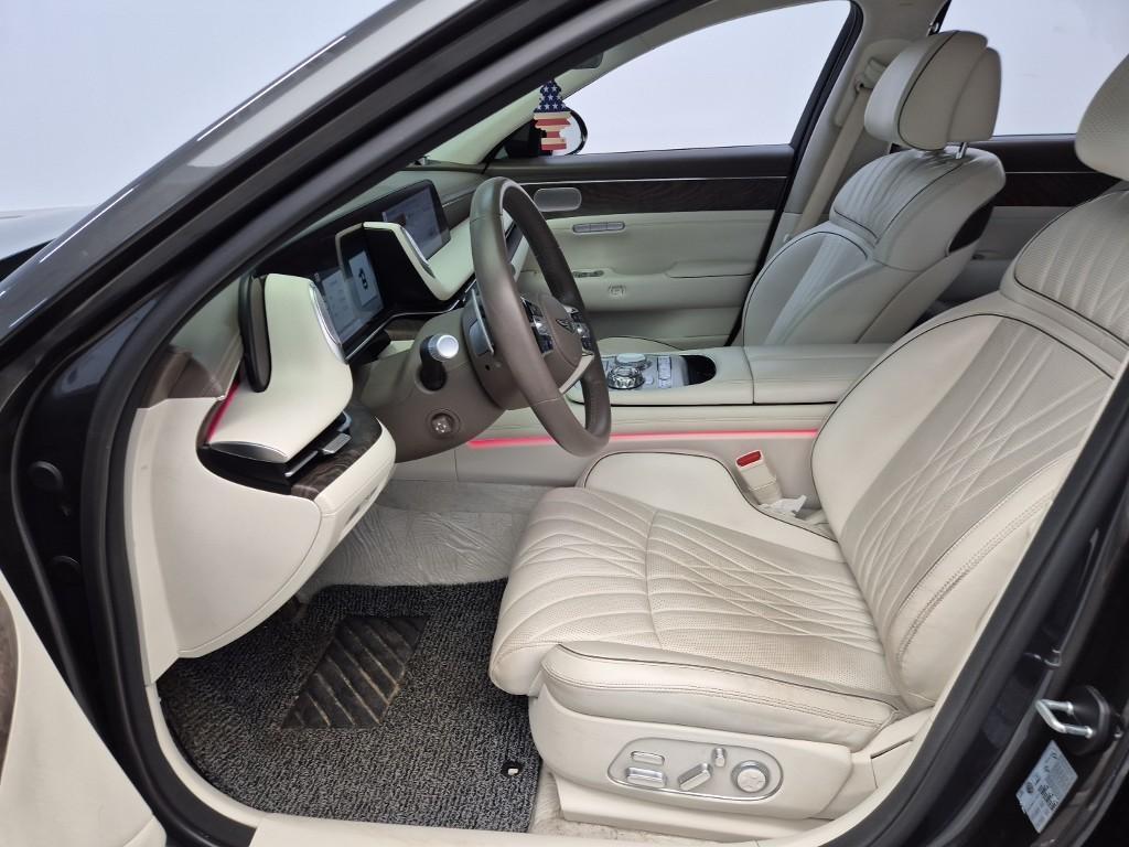 Genesis G90 - Vista 11