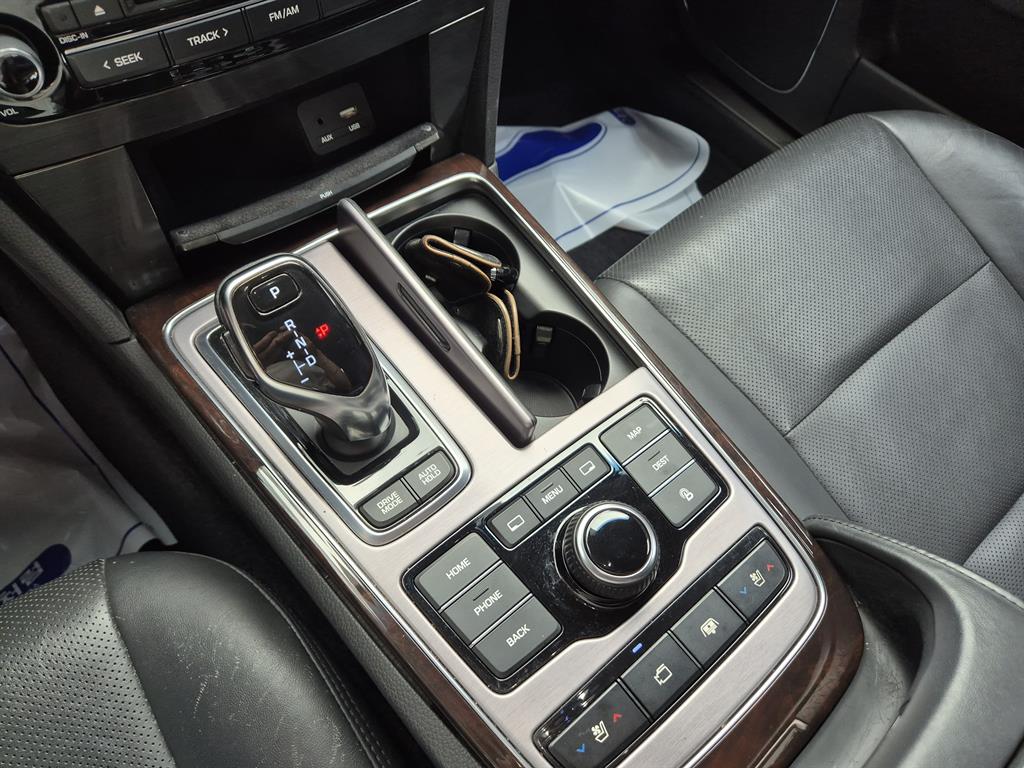 HYUNDAI Equus - Vista 10