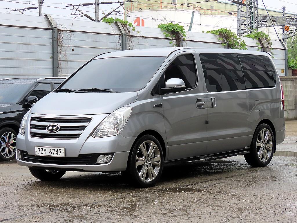 HYUNDAI Starex - Vista 2