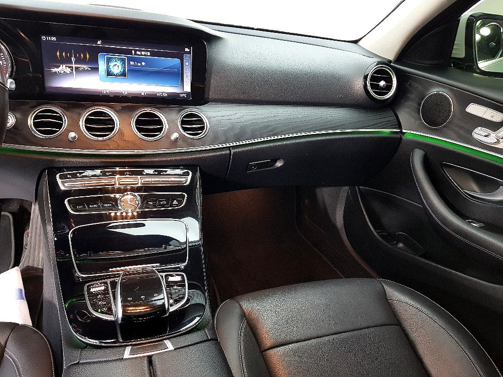 Mercedes Benz E class - Vista 10