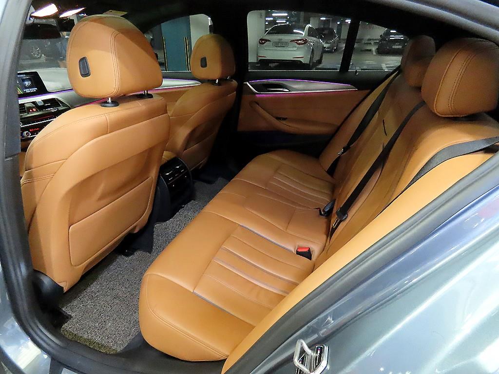 BMW 5 Series - Vista 7
