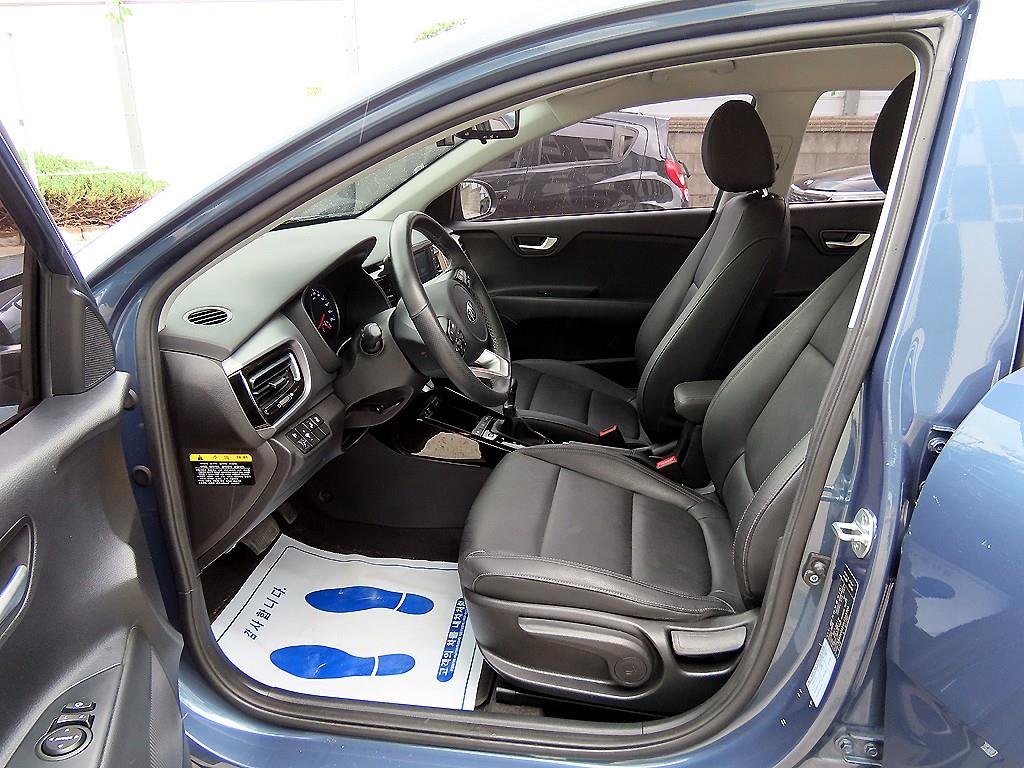 KIA Stonic - Vista 5