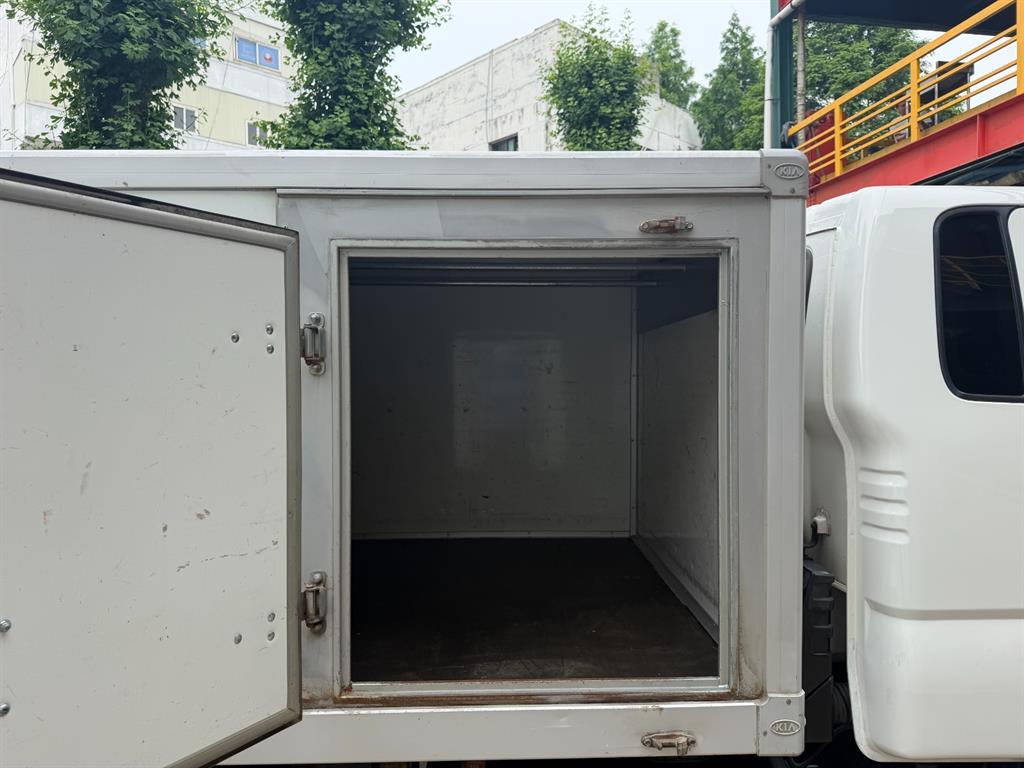 Small Truck Normal Box(Low Deck) - Vista 4