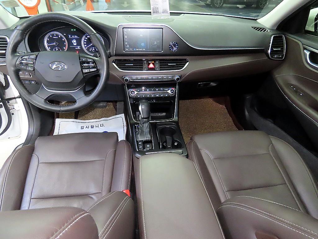 HYUNDAI Grandeur - Vista 10