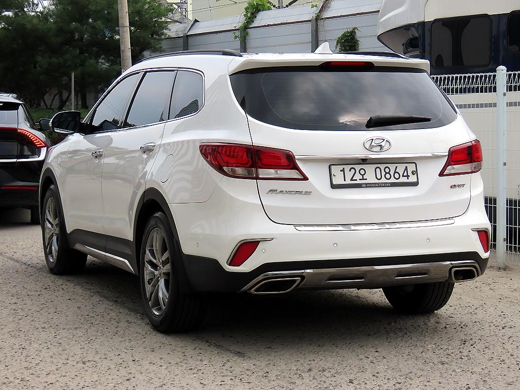 HYUNDAI Maxcruz - Vista 3