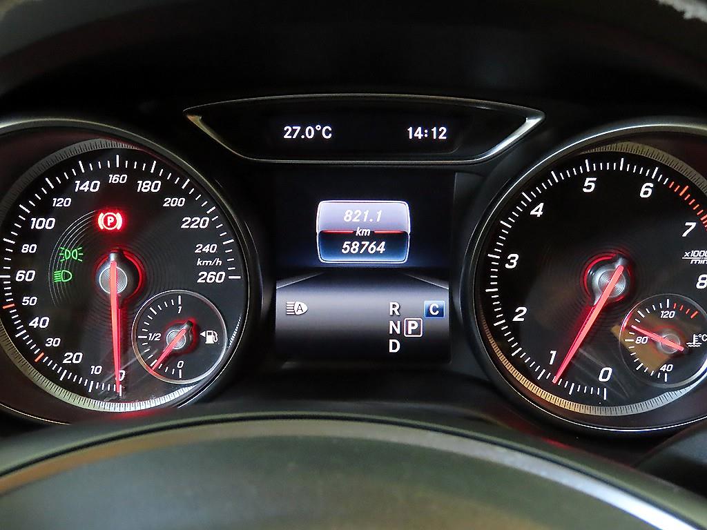 Mercedes Benz GLA Class - Vista 9