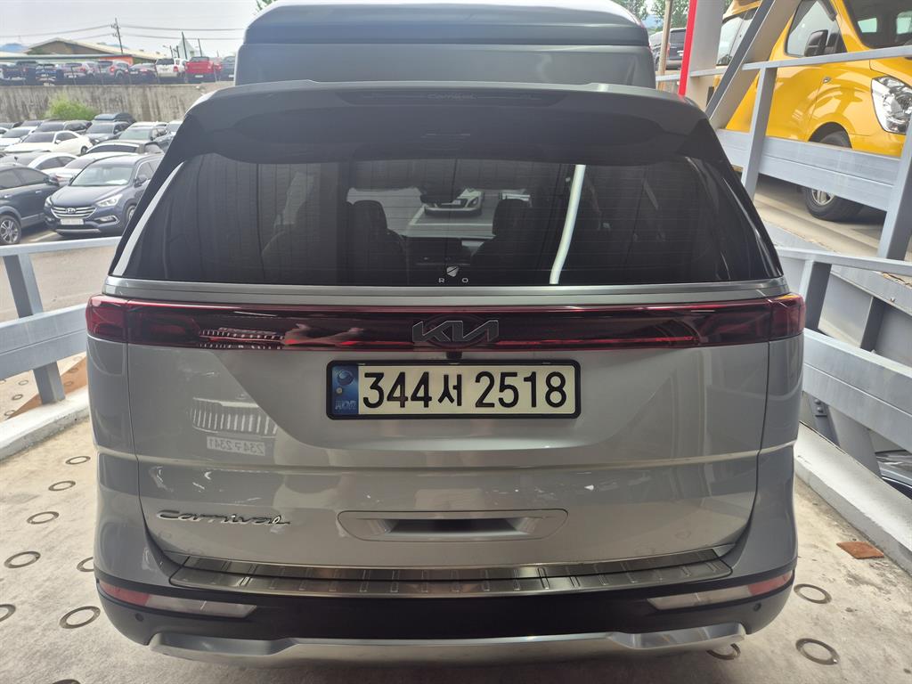 KIA Carnival - Vista 4