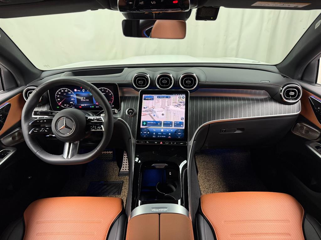 Mercedes Benz GLC Class - Vista 7