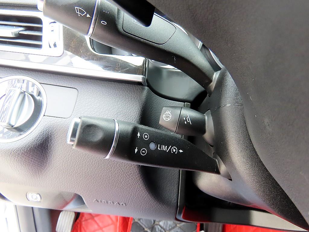 Mercedes Benz E class - Vista 12