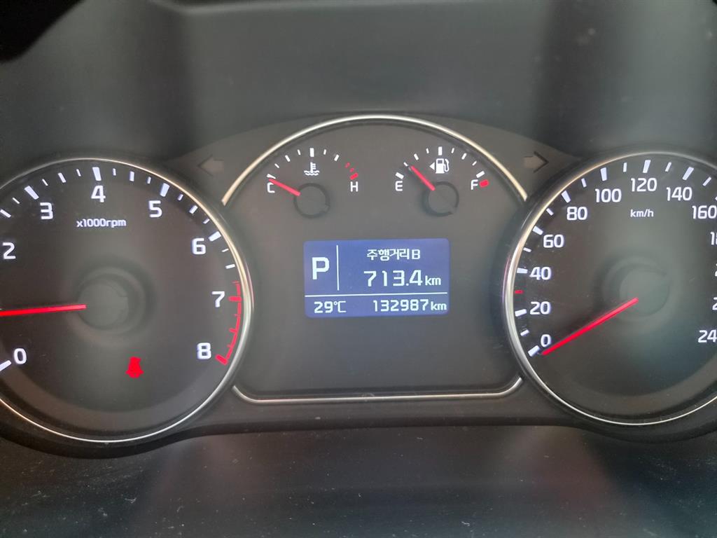 KIA Carens - Vista 7