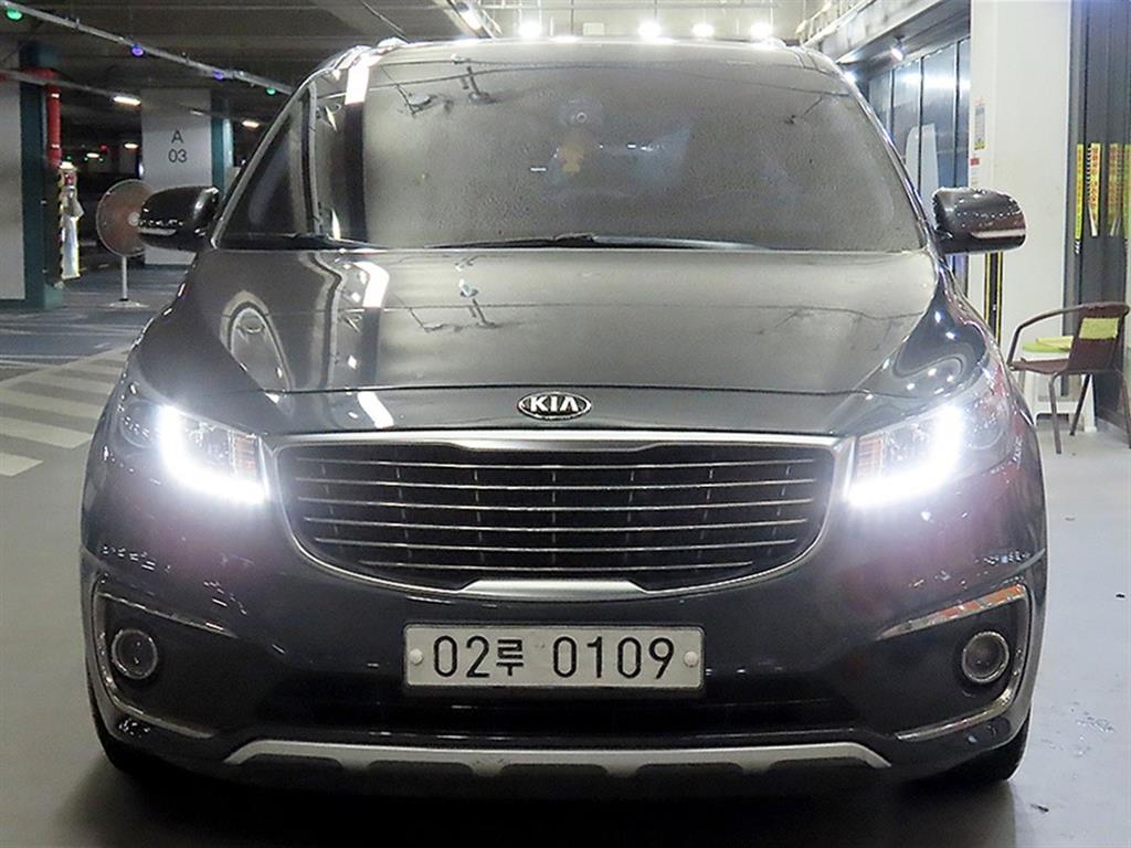 KIA Carnival - Vista 2