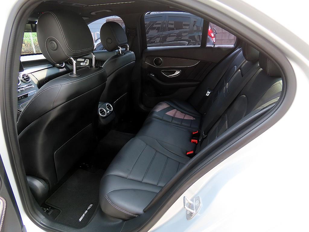 Mercedes Benz C Class - Vista 6