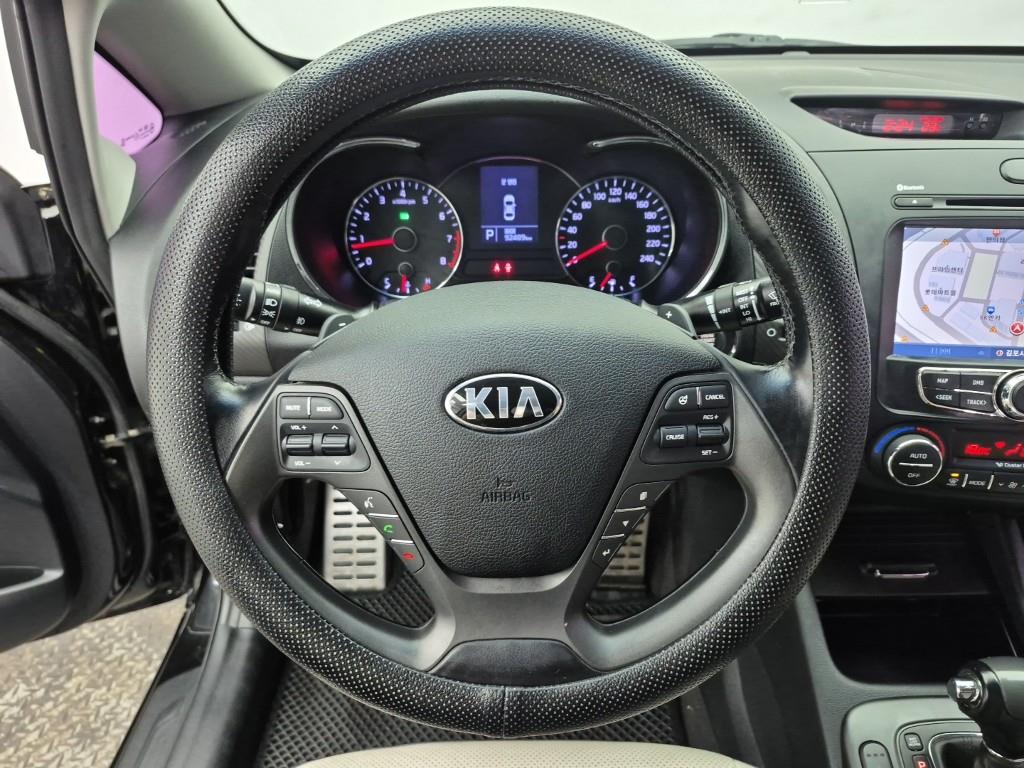 KIA K3 - Vista 9
