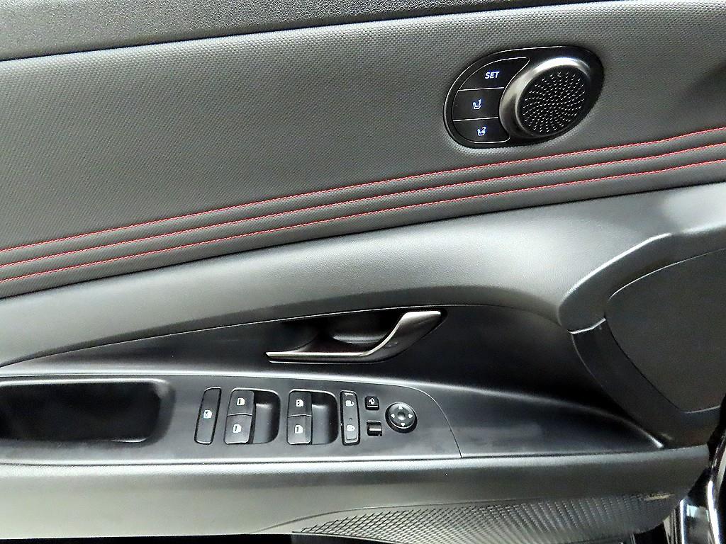 HYUNDAI Avante - Vista 11