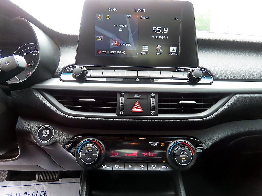 KIA K3 2019 Blanco - Importación desde Corea - HF Imports Iquique - Foto 13