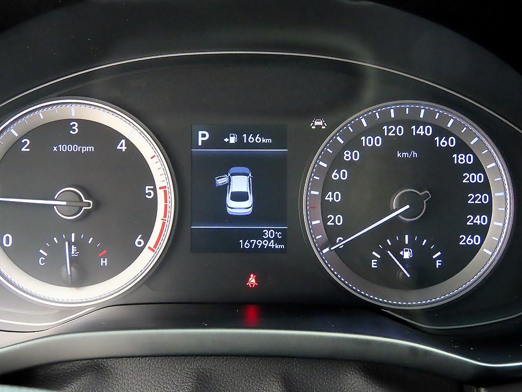 HYUNDAI Grandeur - Vista 9
