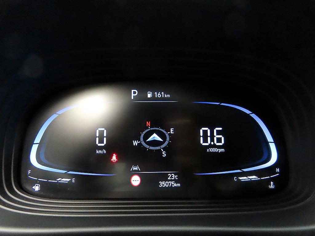 HYUNDAI Venue - Vista 6