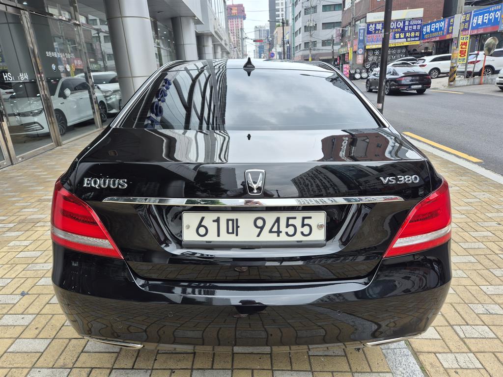 HYUNDAI Equus - Vista 3