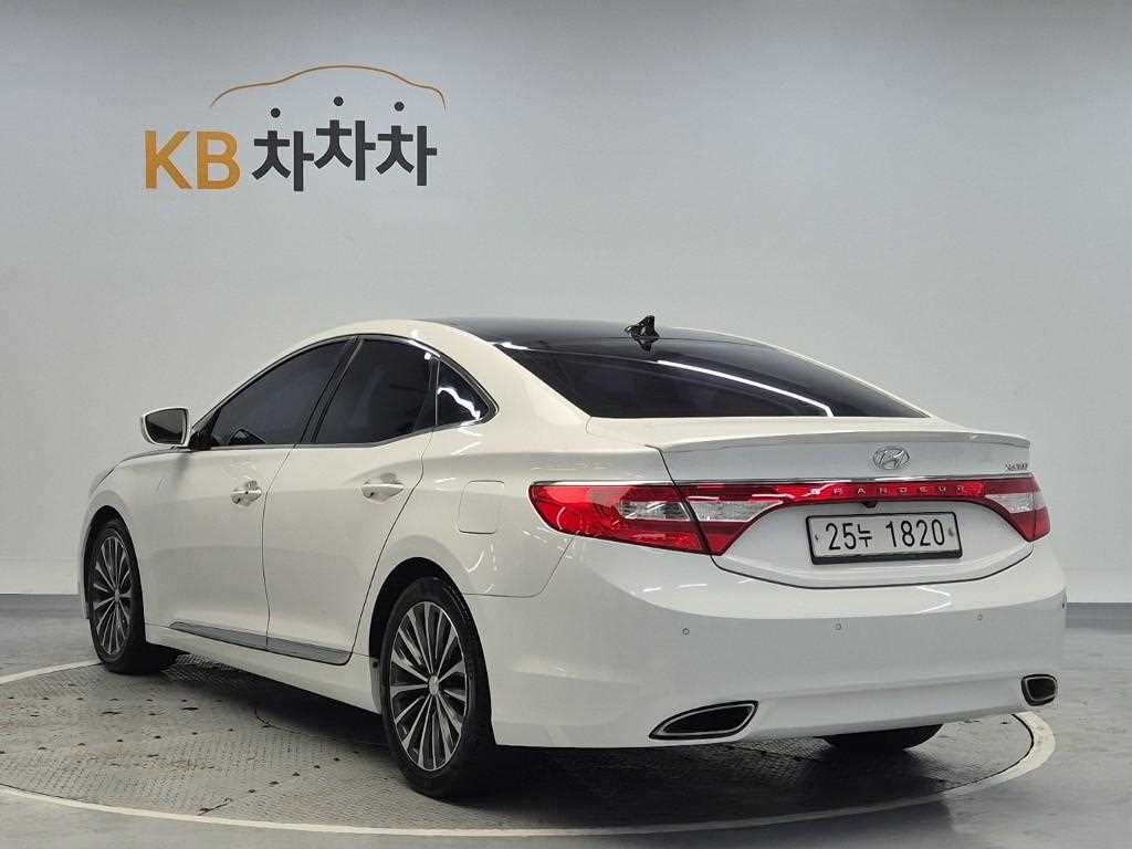 HYUNDAI Grandeur - Vista 2