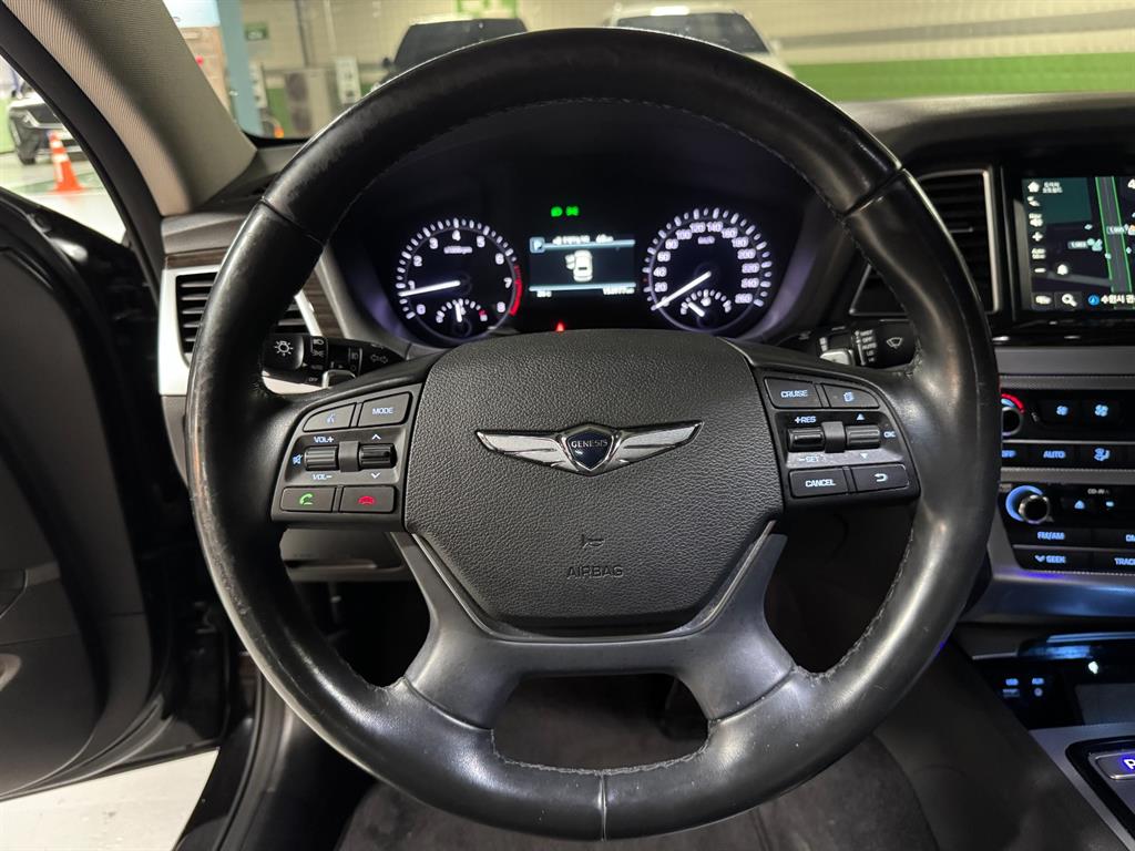 Genesis G80 - Vista 10