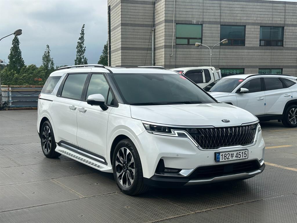 KIA Carnival - Vista 5