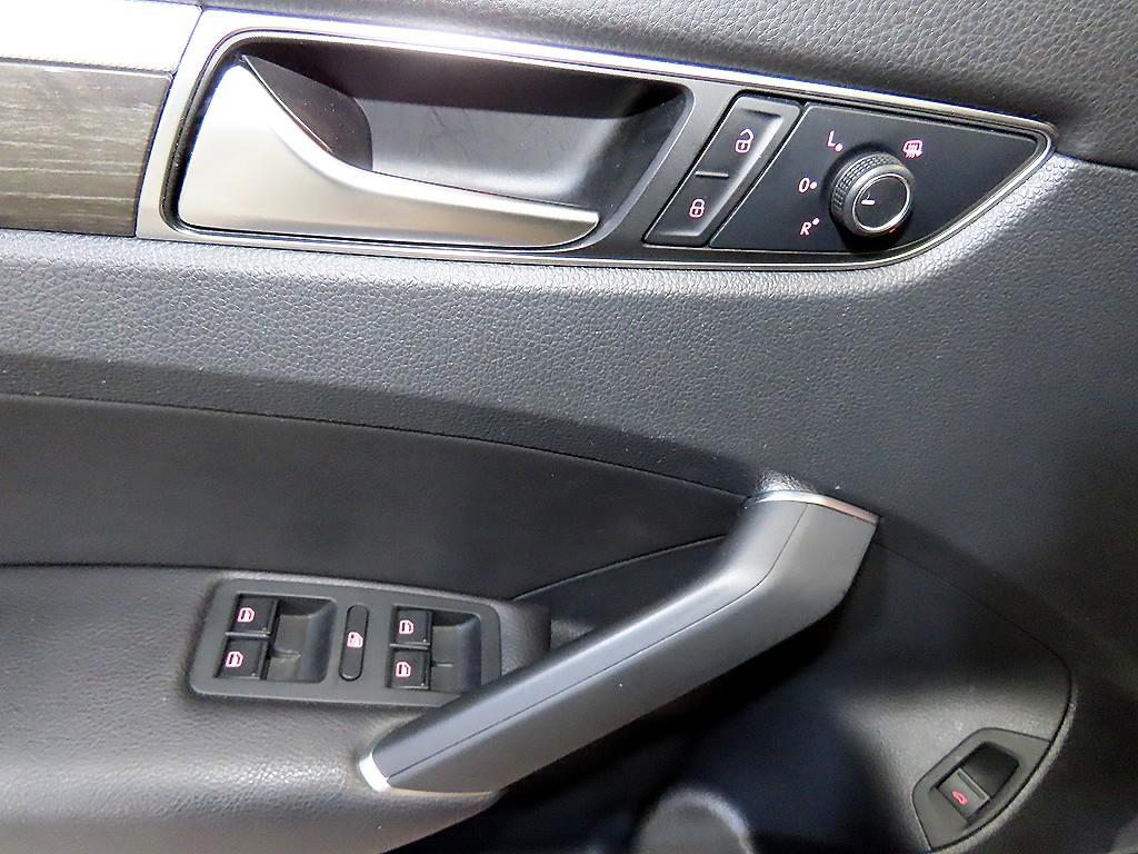 Volkswagen Passat 2018 Negro - Importación desde Corea - HF Imports Iquique - Foto 13