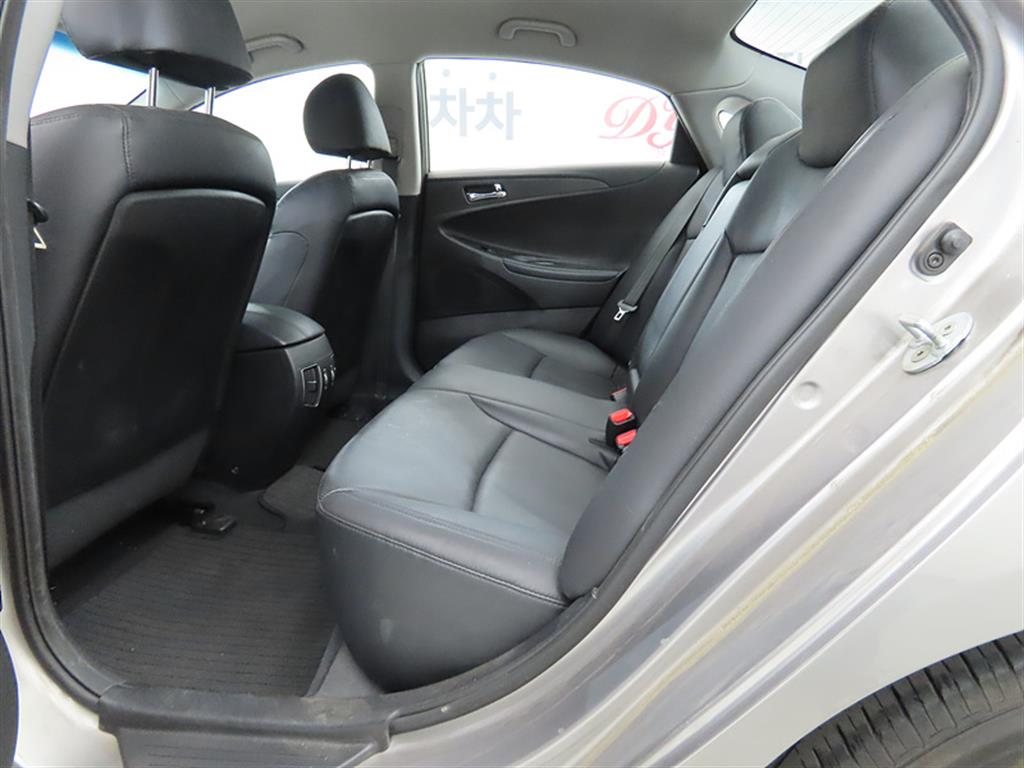 HYUNDAI Sonata - Vista 6
