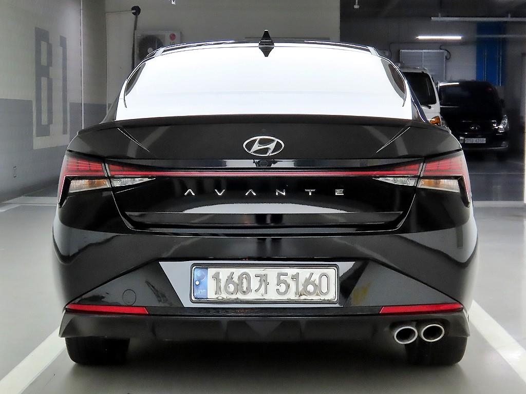 HYUNDAI Avante - Vista 3