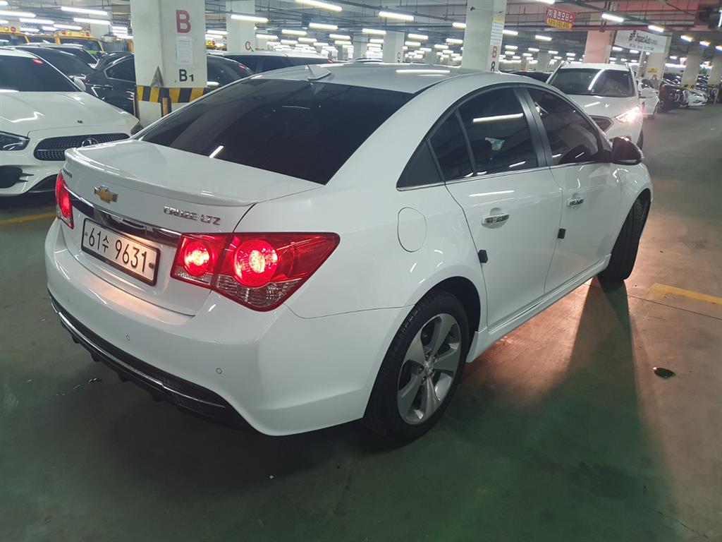 Chevrolet Cruise - Vista 5