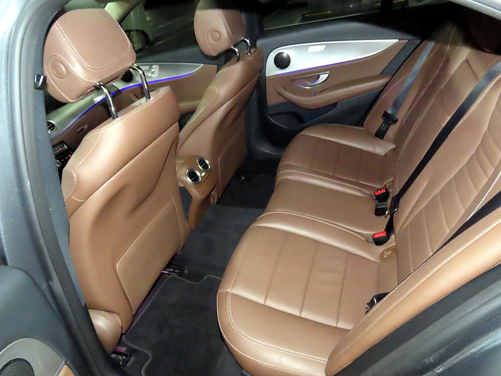 Mercedes Benz E class - Vista 7
