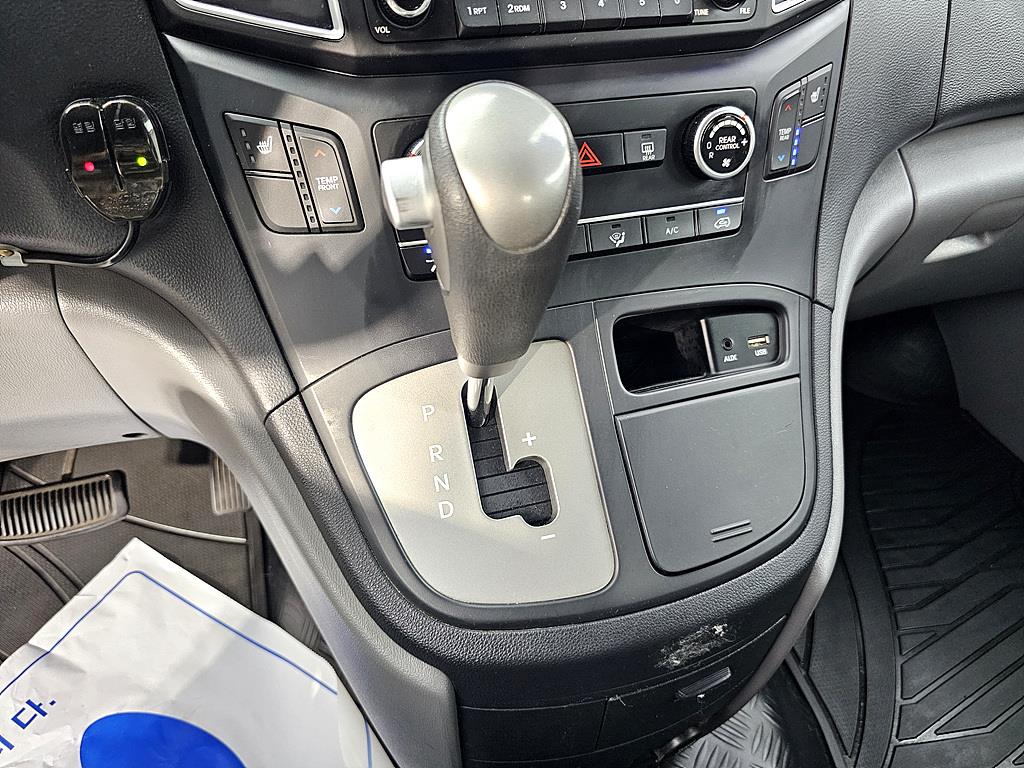 HYUNDAI Starex 2019 Amarillo - Importación desde Corea - HF Imports Iquique - Foto 16