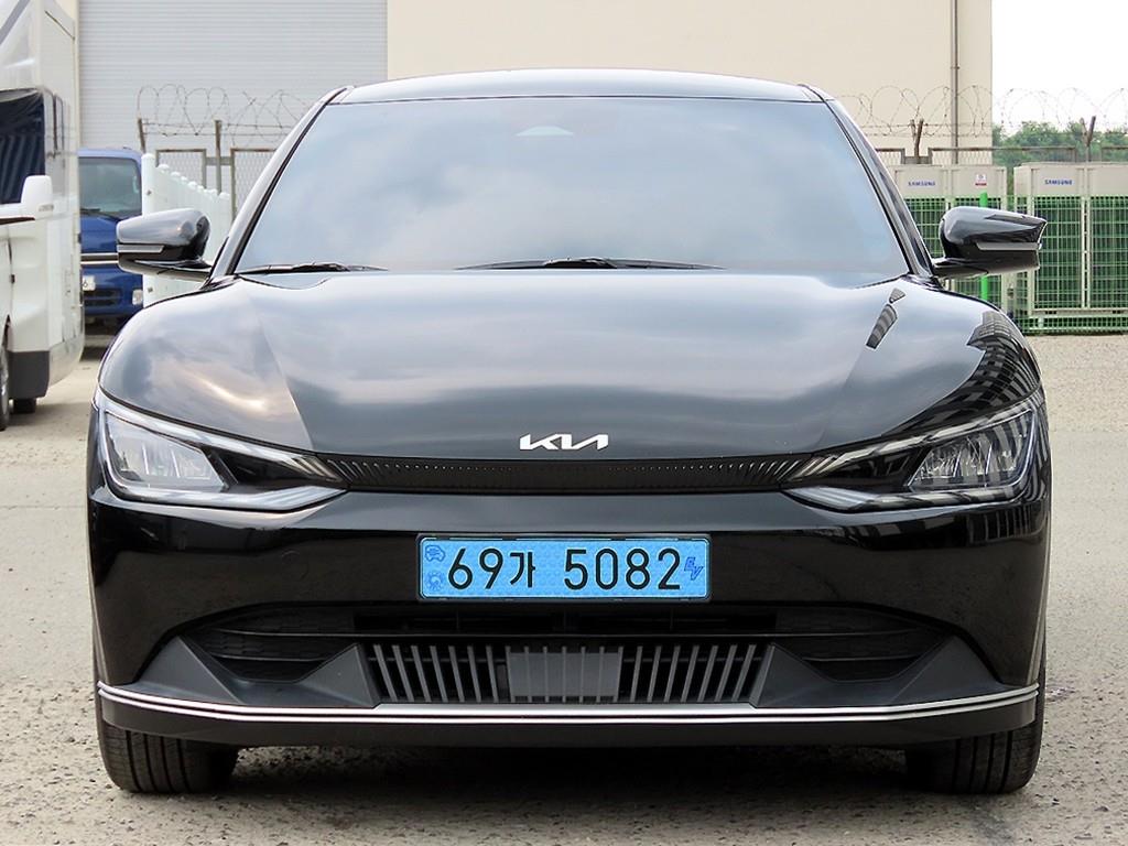 KIA EV6 2022 Negro - Importación desde Corea - HF Imports Iquique - Foto 1