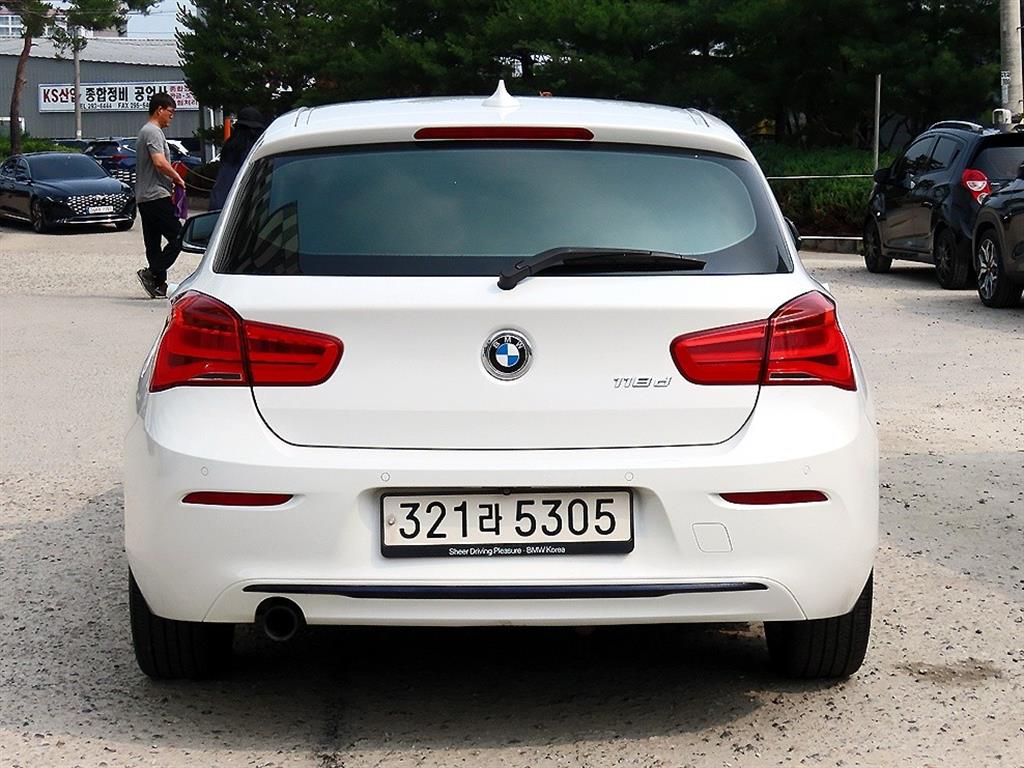 BMW 1 series - Vista 4
