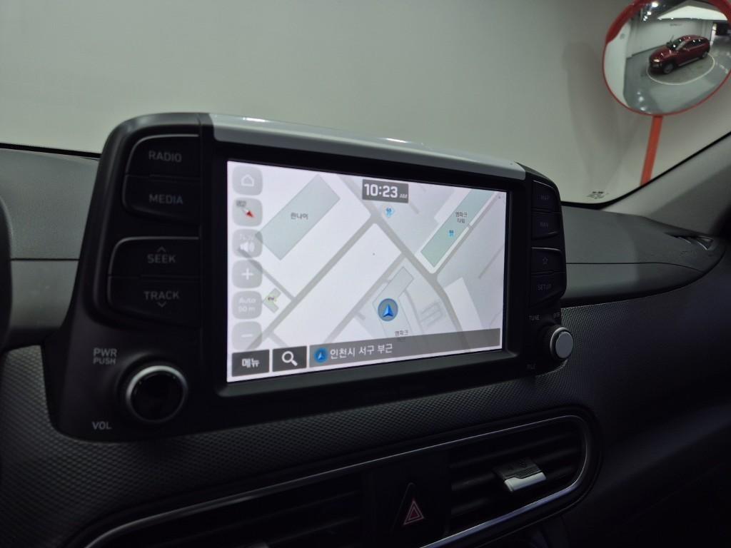 HYUNDAI Kona - Vista 8