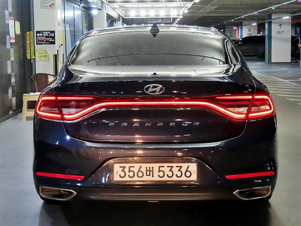 HYUNDAI Grandeur - Vista 5