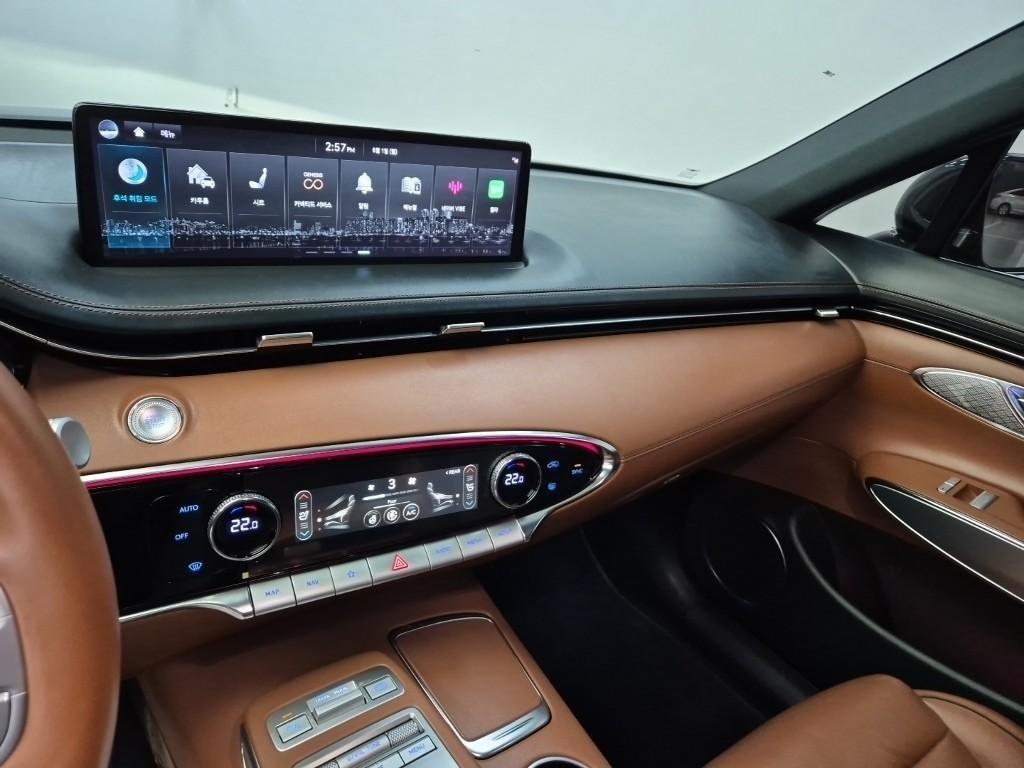 Genesis GV70 - Vista 9