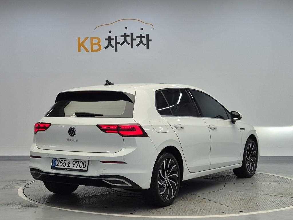 Volkswagen Golf - Vista 3