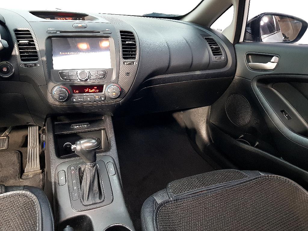 KIA K3 - Vista 10