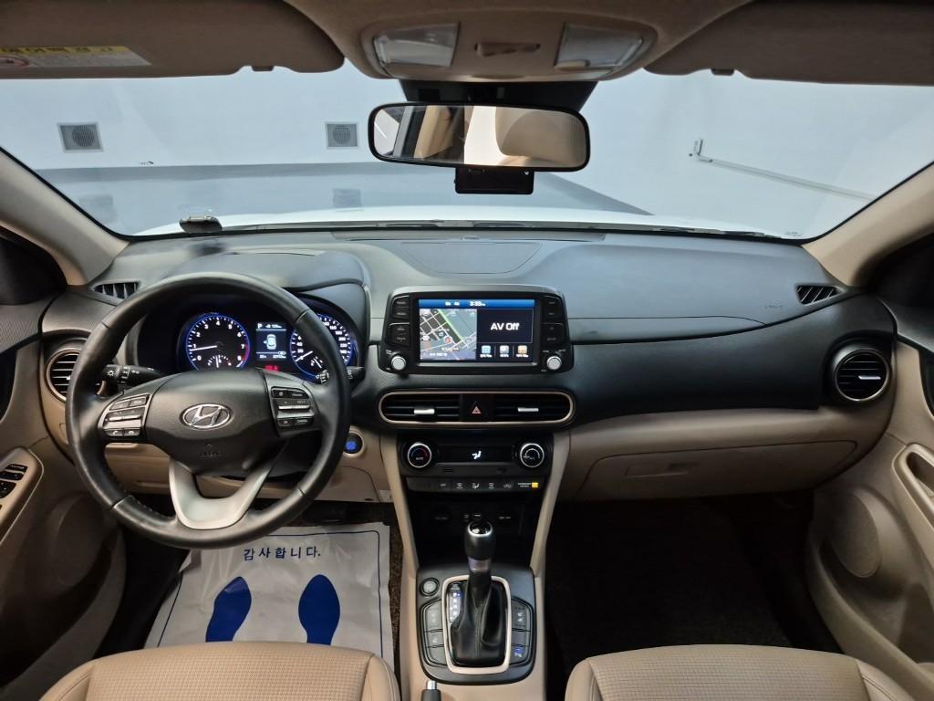 HYUNDAI Kona - Vista 5