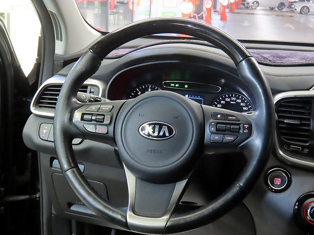 KIA Sorento - Vista 8