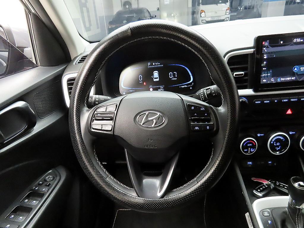 HYUNDAI Venue - Vista 7