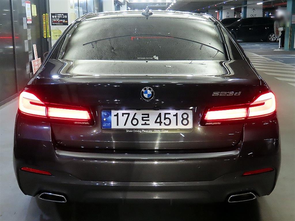 BMW 5 Series - Vista 5