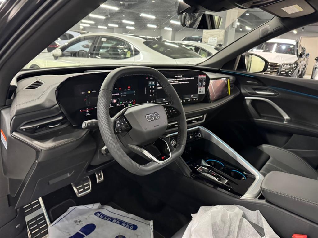 [아우디]Q5 (80A) 45 TFSI 콰트로 S-라인 블랙 에디션 - миниатюра 4