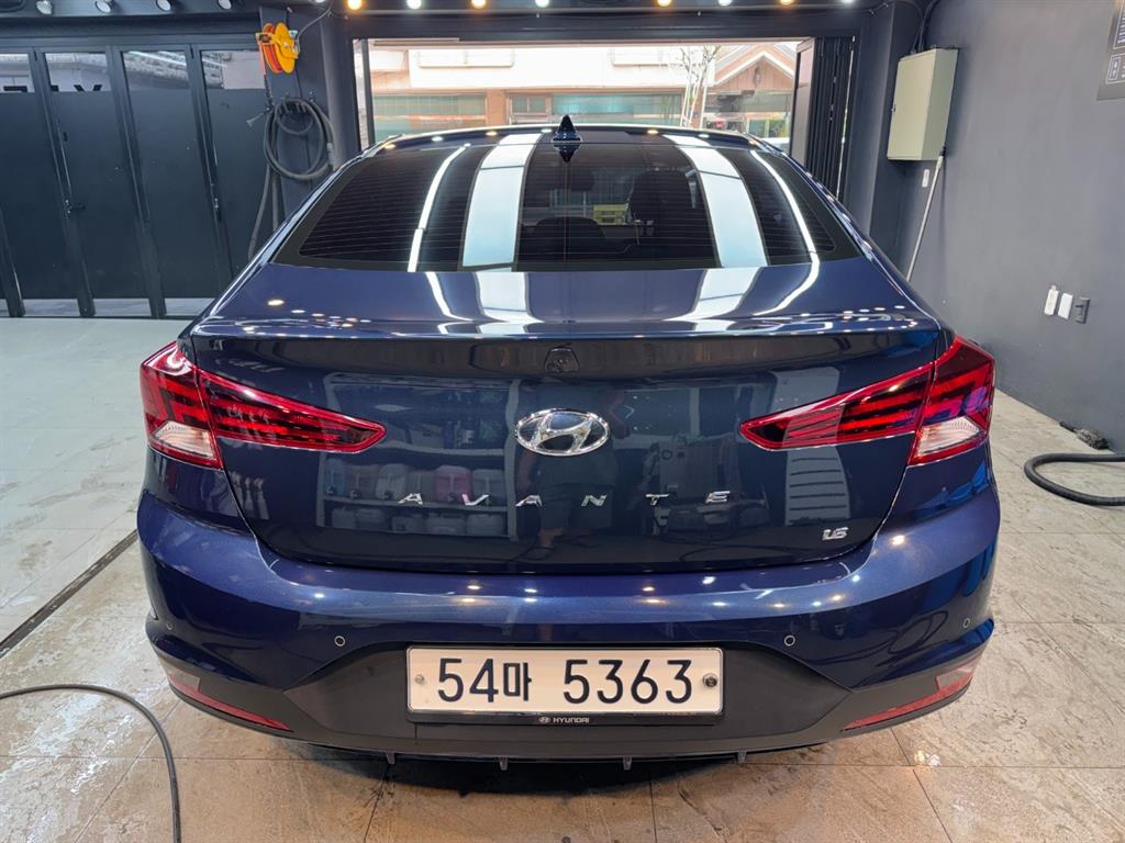 HYUNDAI Avante - Vista 5